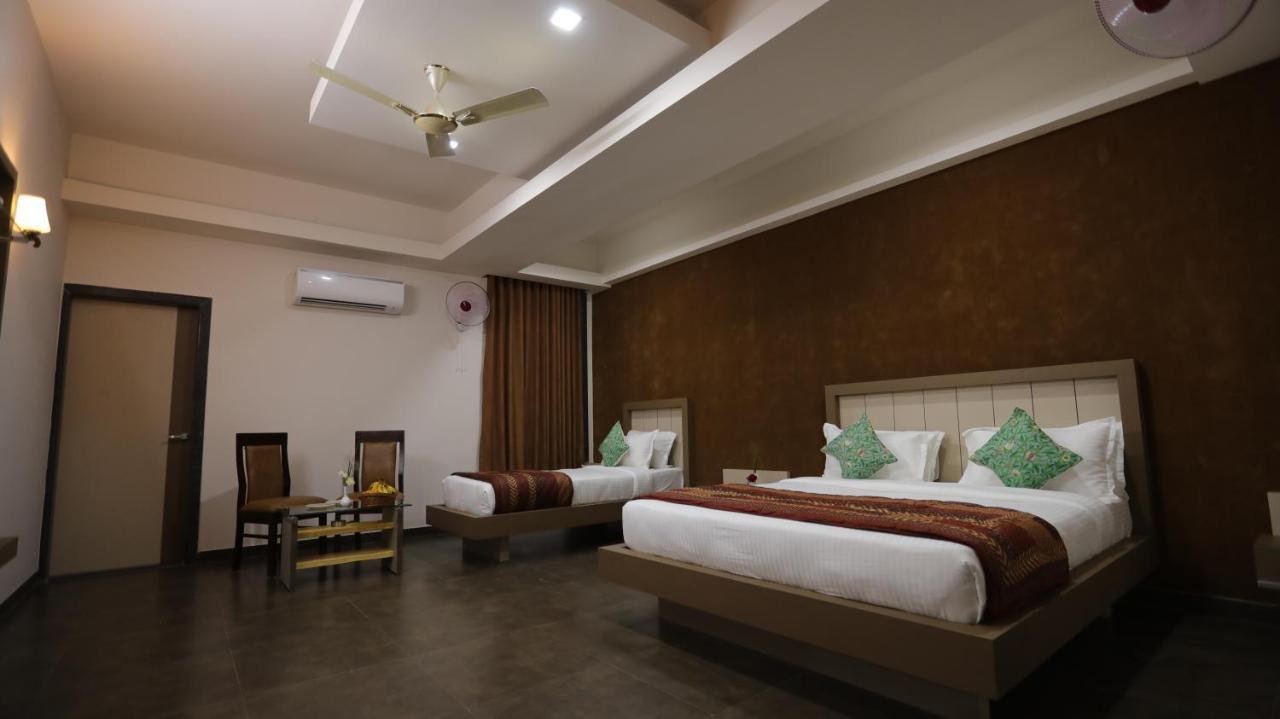 Kukda Resort Chittorgarh Exteriör bild